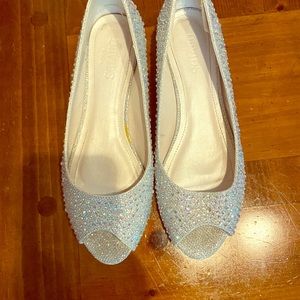 ❤️host pick ❤️David’s bridal 3/4 inch heel.